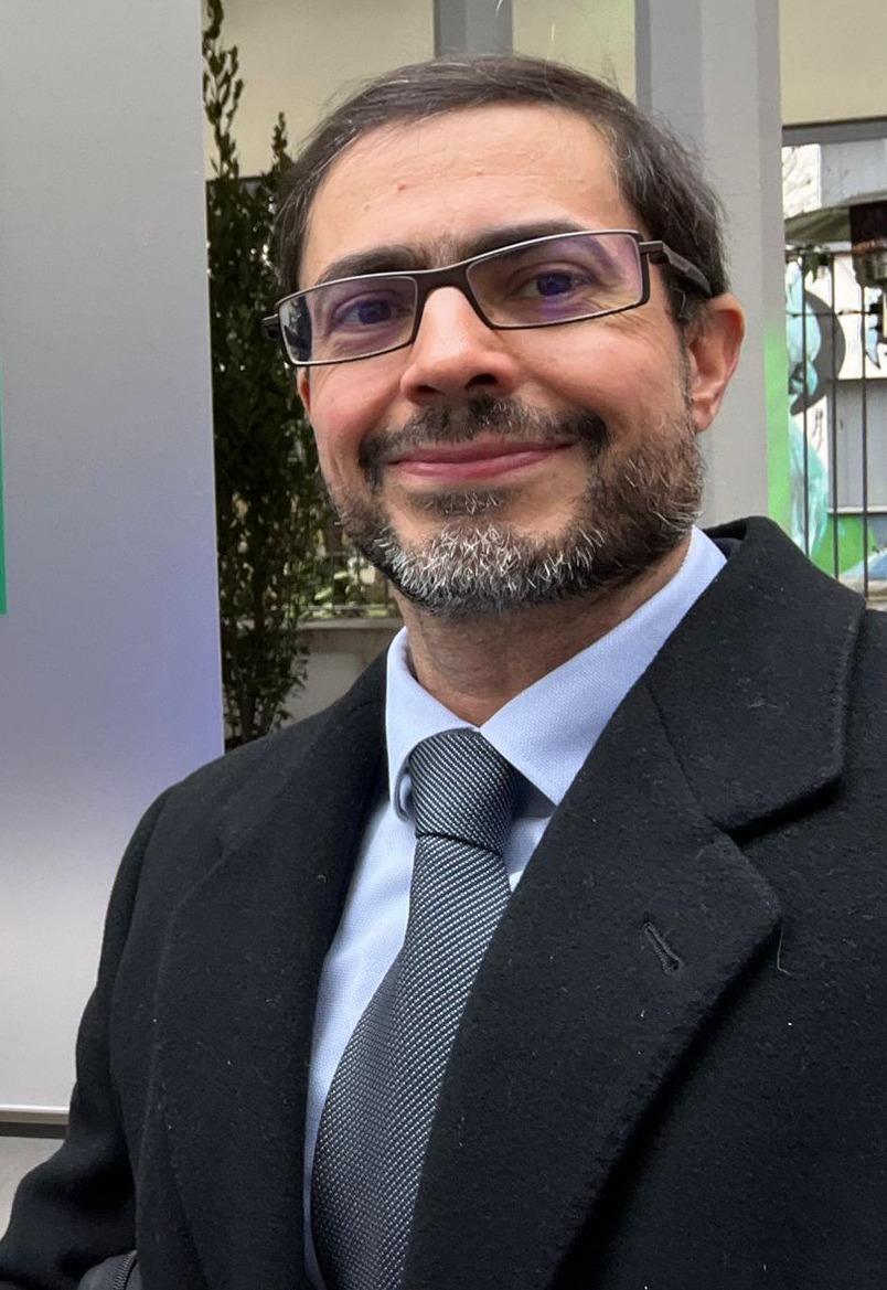 headshot linkedin.jpeg